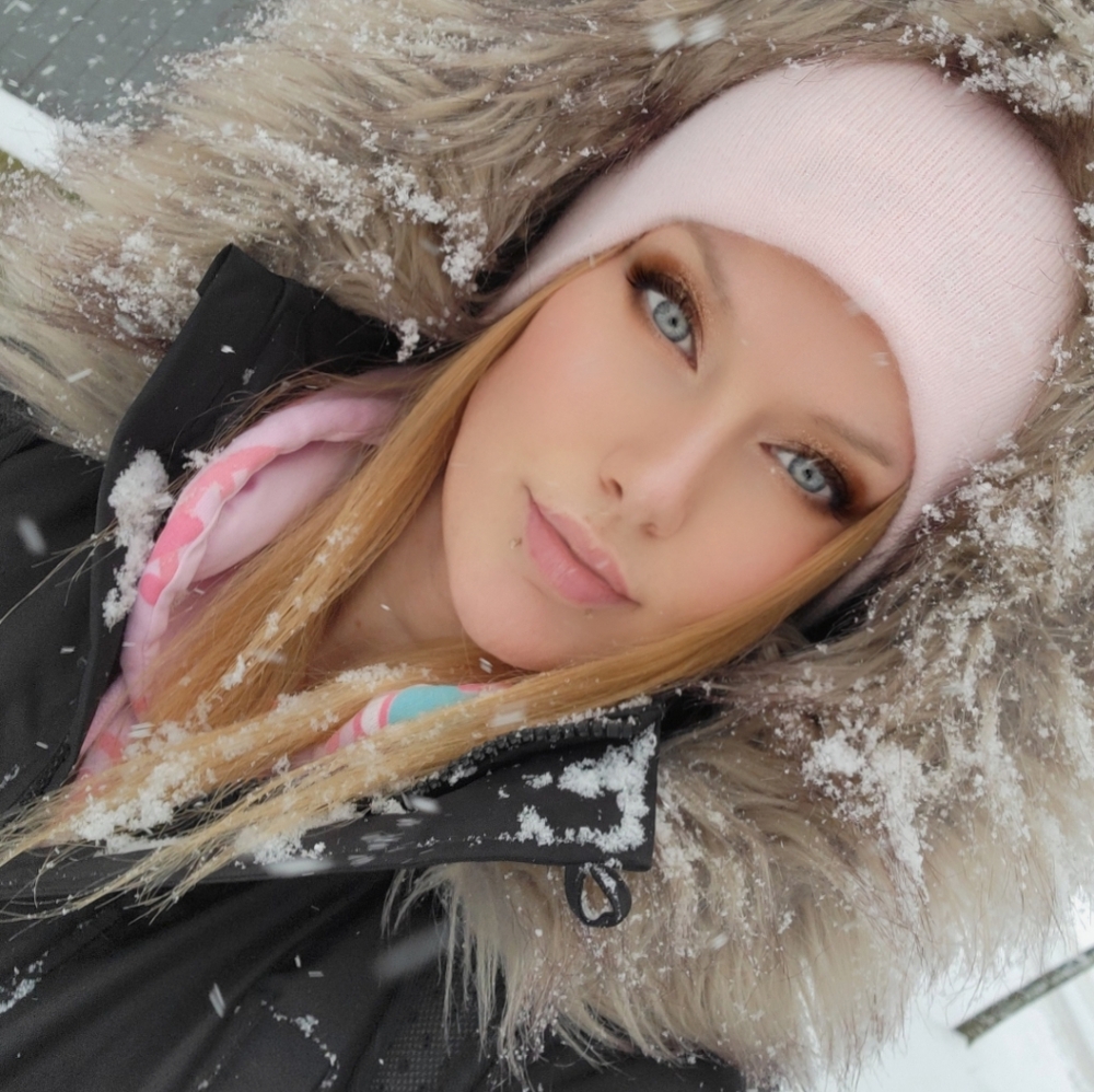 Meet your Posher, Hallie